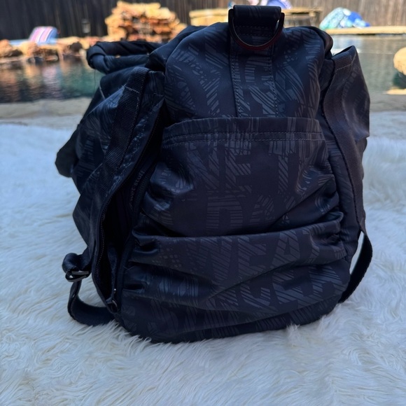 Lululemon Athletica Bon Voyage Bag with Manifesto Print - Picture 9 of 14